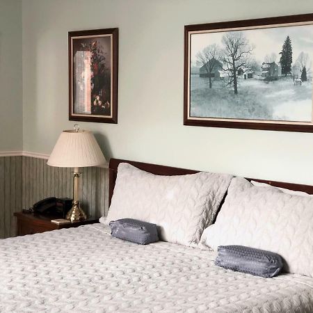 Mahogany Manor Bed & Breakfast Сент-Джон Екстер'єр фото