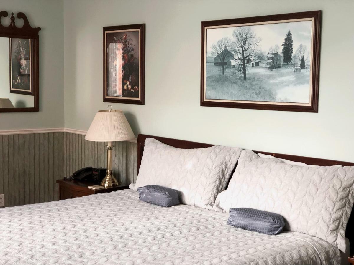 Mahogany Manor Bed & Breakfast Сент-Джон Екстер'єр фото
